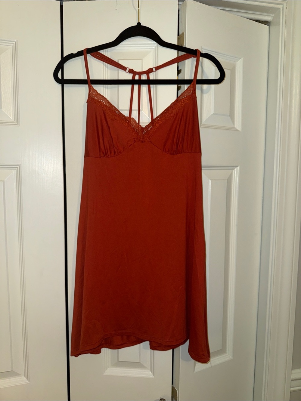 NWOT Secret Treasures Women's Rust Lace-Trim Night Gown